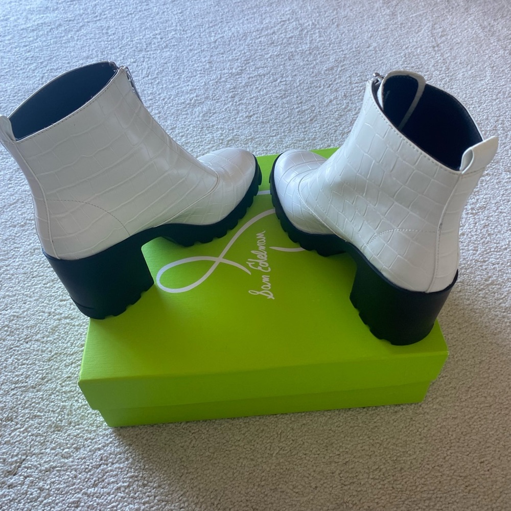 BP Marley White Croc Lug Ankle Boot, like NEW, Size 8.5 runs like 8M - Picture 3 of 12